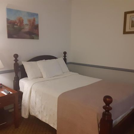 The Charles Inn Bangor Bagian luar foto