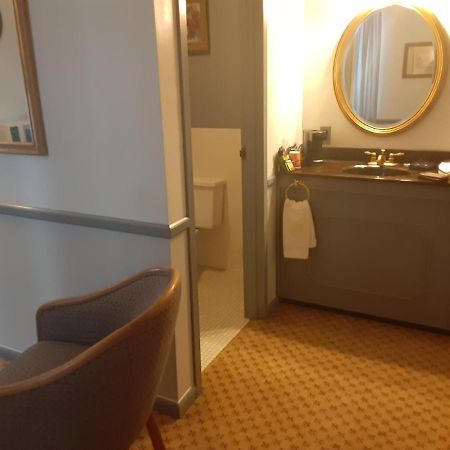 The Charles Inn Bangor Bagian luar foto