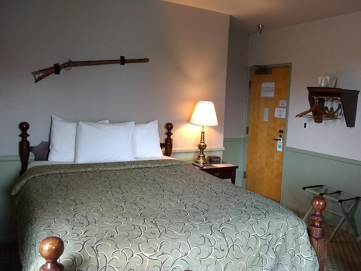 The Charles Inn Bangor Bagian luar foto