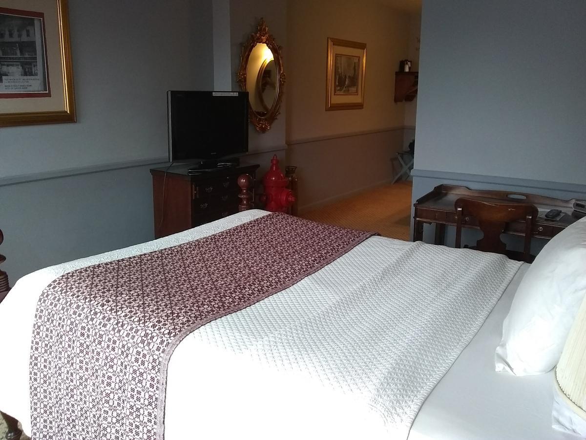 The Charles Inn Bangor Bagian luar foto