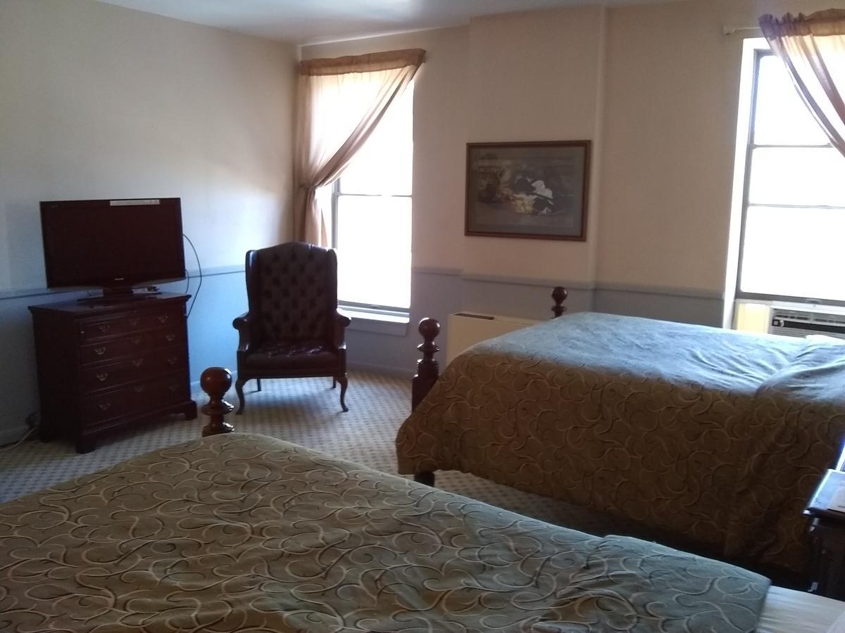 The Charles Inn Bangor Bagian luar foto