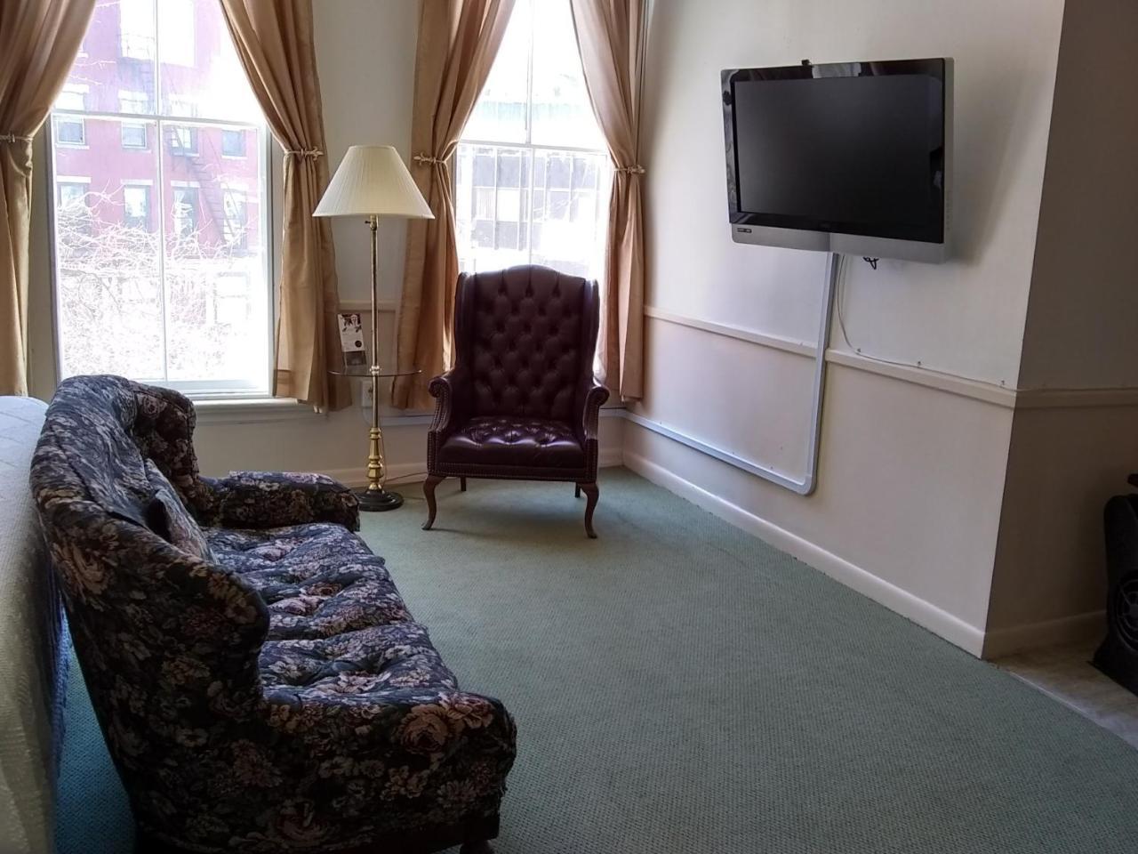 The Charles Inn Bangor Bagian luar foto