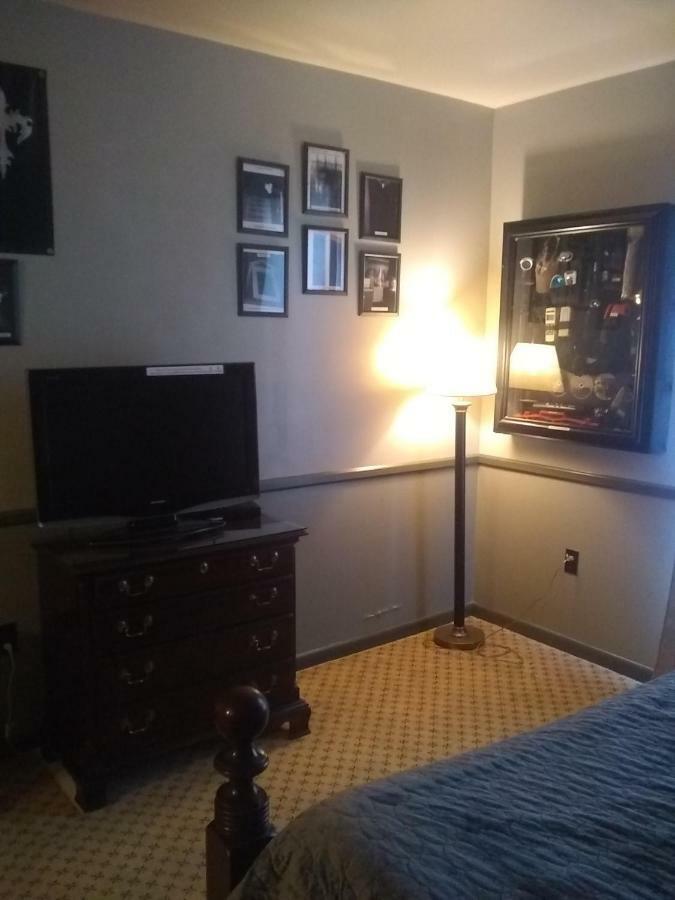 The Charles Inn Bangor Bagian luar foto
