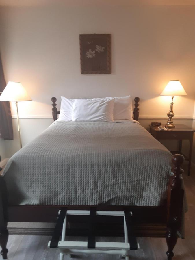 The Charles Inn Bangor Bagian luar foto