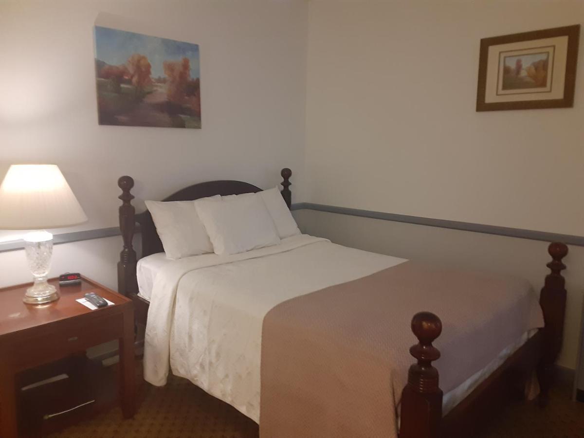 The Charles Inn Bangor Bagian luar foto