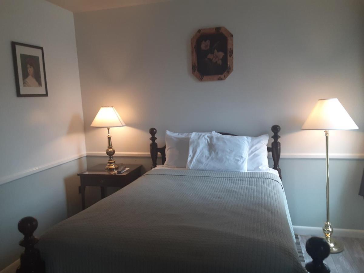 The Charles Inn Bangor Bagian luar foto