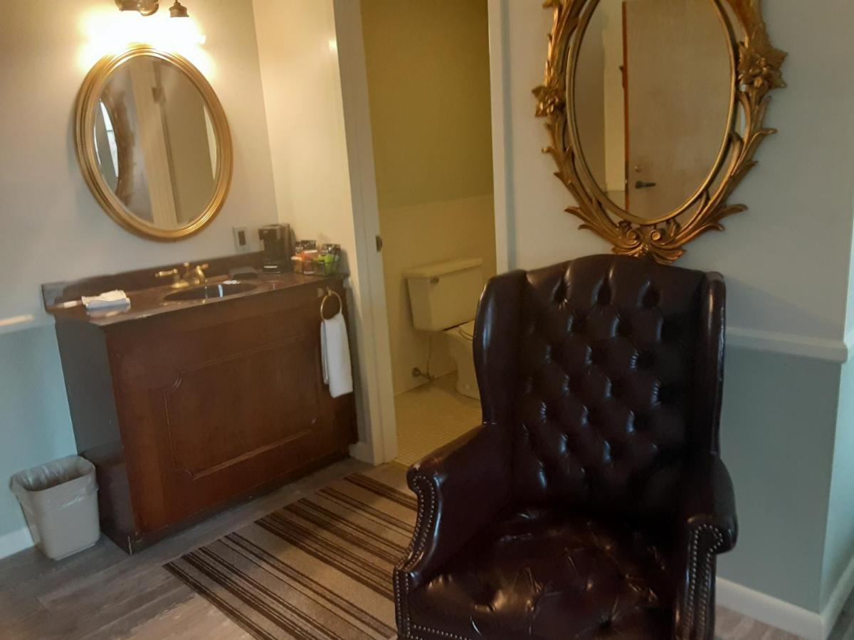 The Charles Inn Bangor Bagian luar foto