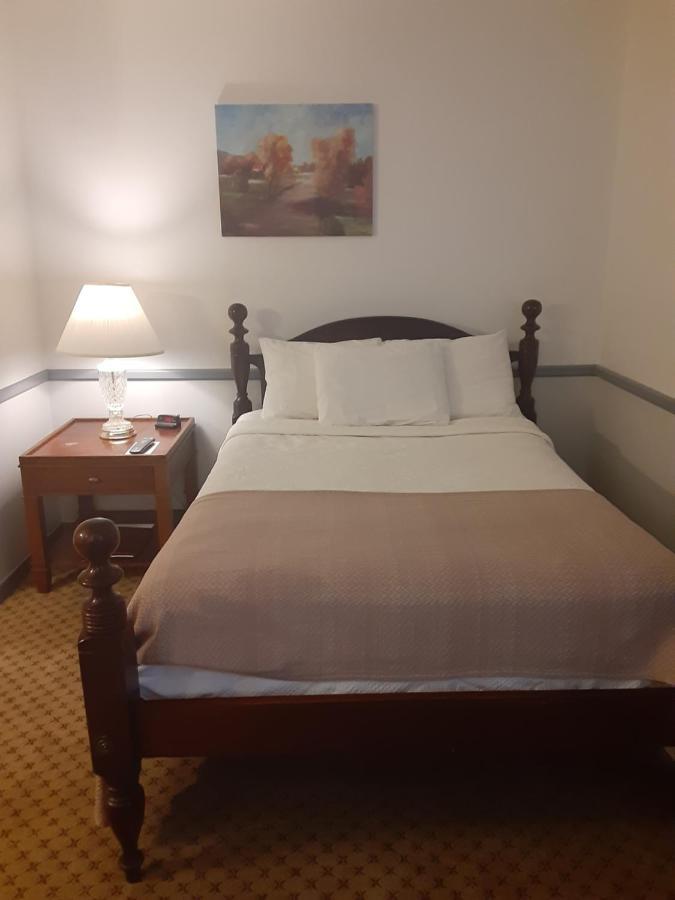 The Charles Inn Bangor Bagian luar foto