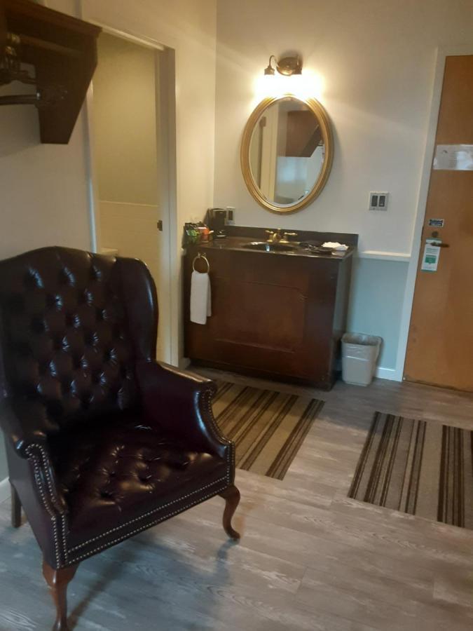 The Charles Inn Bangor Bagian luar foto